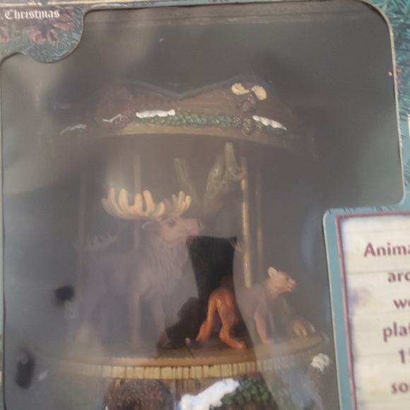 v MR CHRISTMAS Forest Woodland Cabin MUSICAL MOVEMENT CAROUSEL Moose Deer Bear - Picture 2 of 4